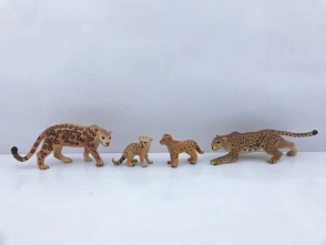 ANIMAL WORLD PLAYSET 31CM PACK X 4 FAMILIA LEOPARDO