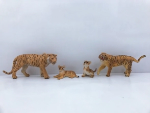ANIMAL WORLD PLAYSET 31CM PACK X 4 FAMILIA TIGRES