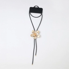 COLLAR TRENDY
