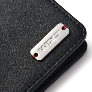 BILLETERA CON CHAPITA 11x8,5CM WANDERLUST