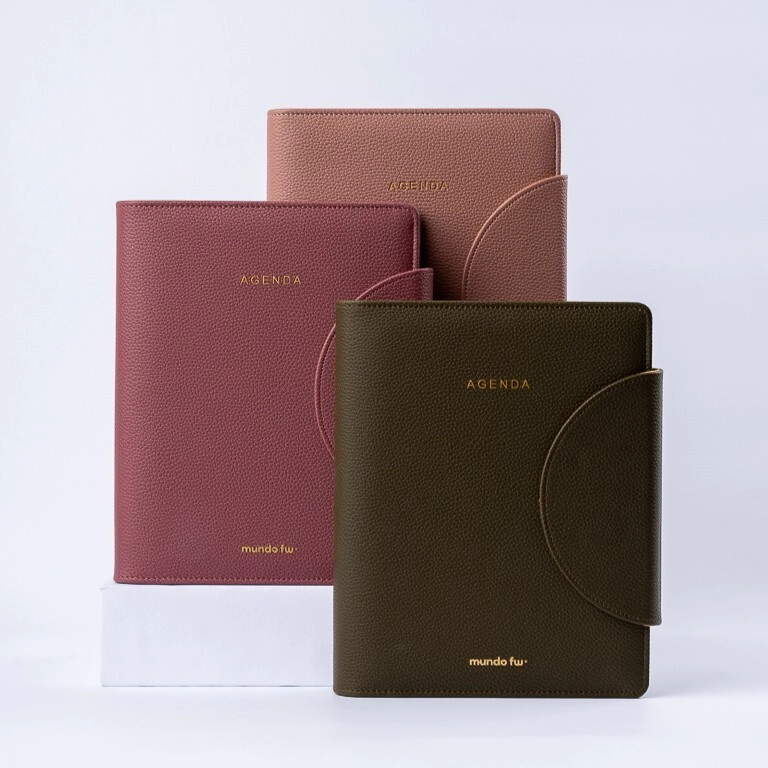 AGENDA 2027 FW DIARIA CON BROCHE TIMELESS CLASICA