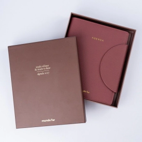 AGENDA 2027 FW DIARIA CON BROCHE TIMELESS CLASICA